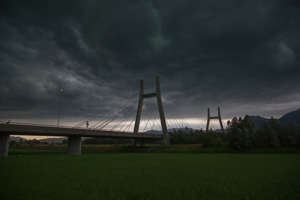 Schrägseilbrücke bei Diepoldsau in Sturmstimmung