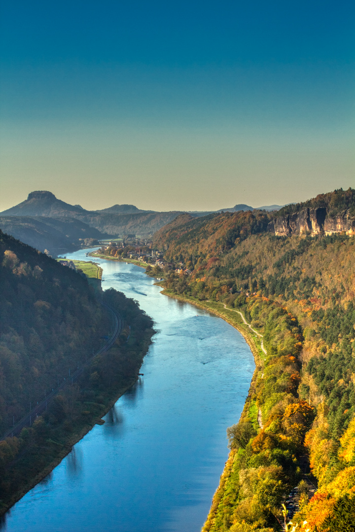 Schrammsteine und Elbe