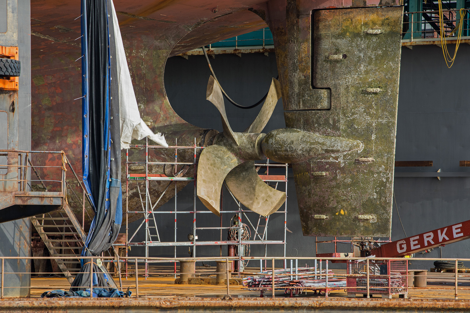 Schraube locker - im Trockendock, Bremerhaven