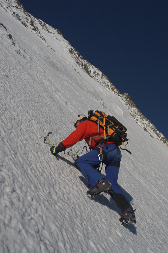 Schreckhorn Nordwand (Steigung ca. 50-60°)