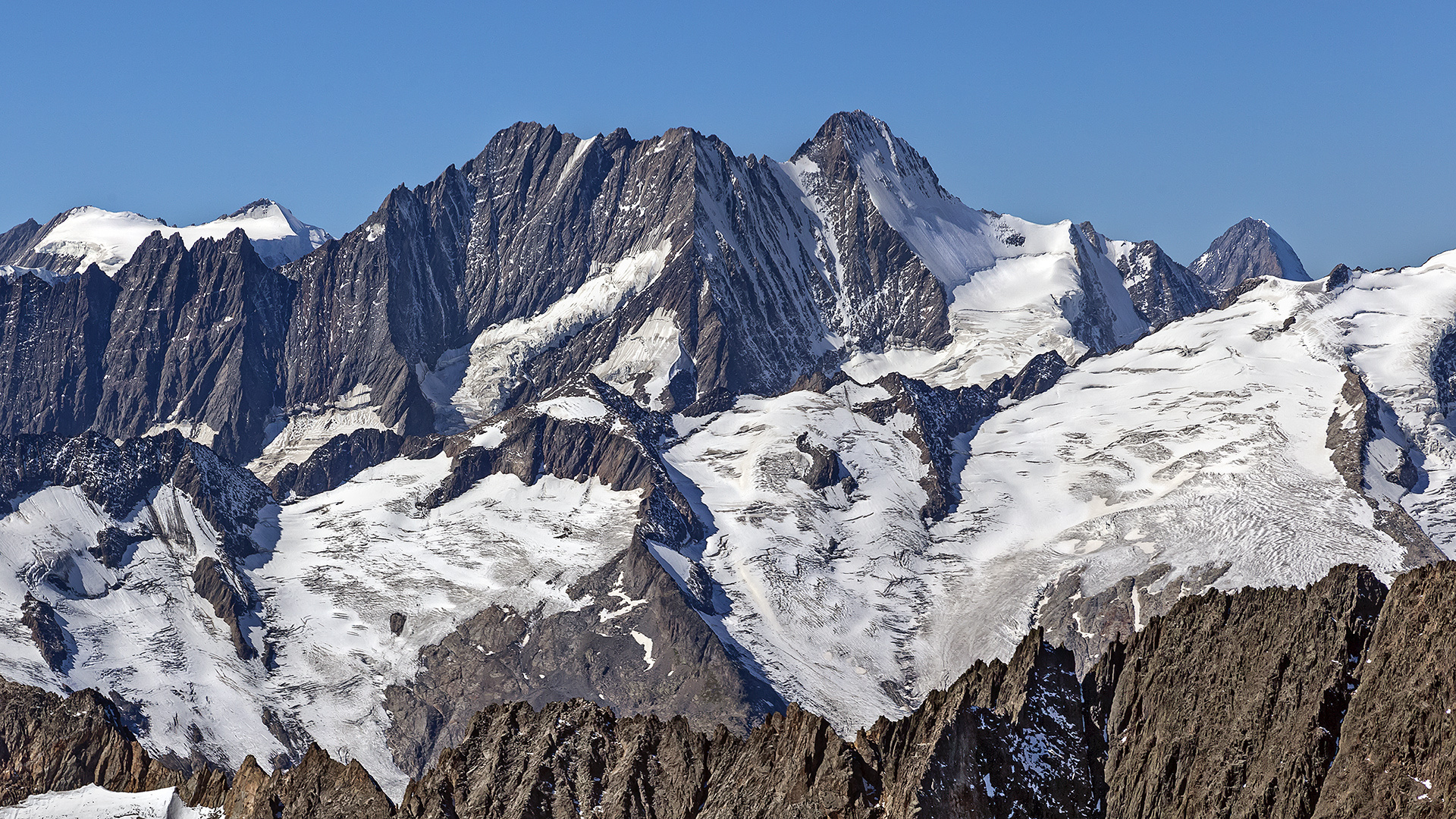 SCHRECKHORN (rechts, 4.078m) und Lauteraarhorn (links, 4.042m)