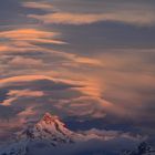 Schreckhorn und Finsteraarhorn im Abendliicht