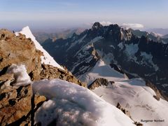 Schreckhorn und Lauteraarhorn vom Gipfel des Finsteraarhorn.