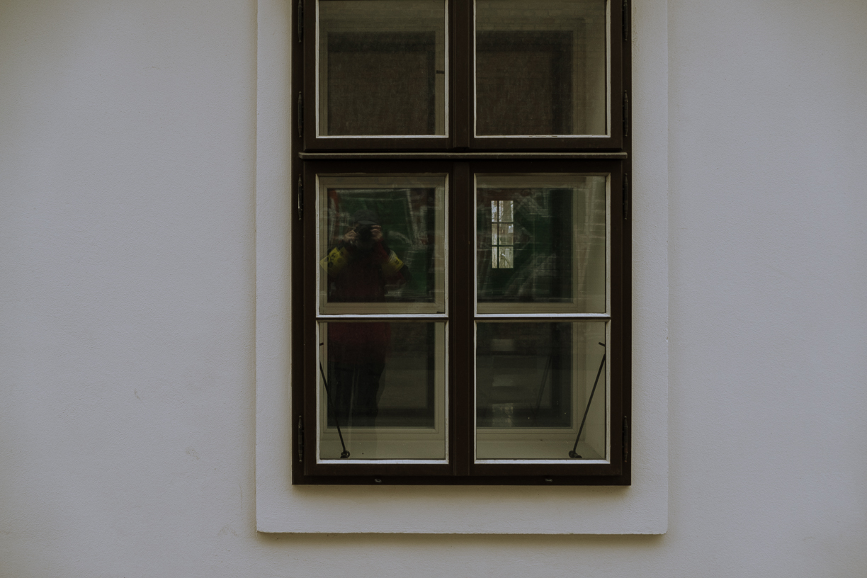 Schrottenbachgasse (4) Der Fenstergucker ...