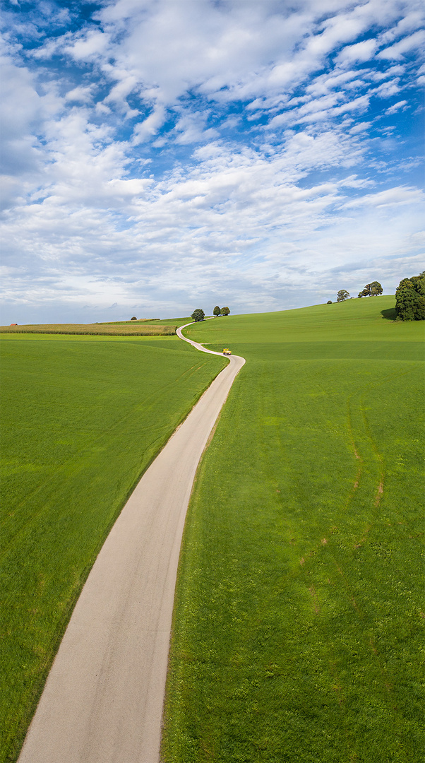 Schtrada del sohle und gelbes Auto