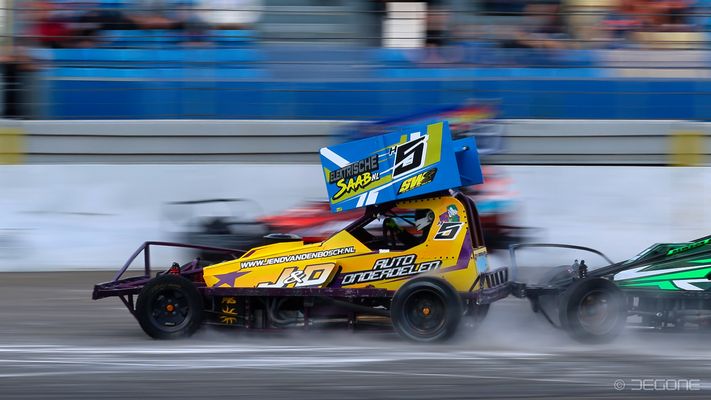 Schubsen erlaubt im Stockcar Sport