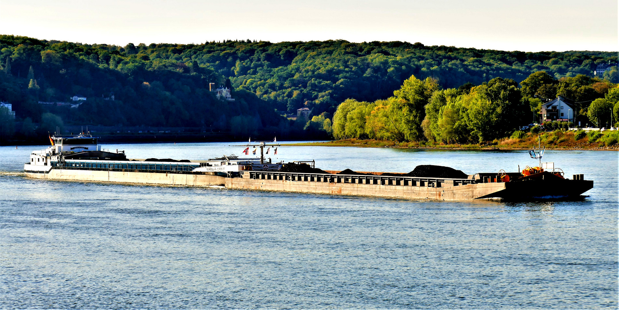 Schubverband auf dem Rhein