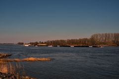 Schubverband auf der Elbe