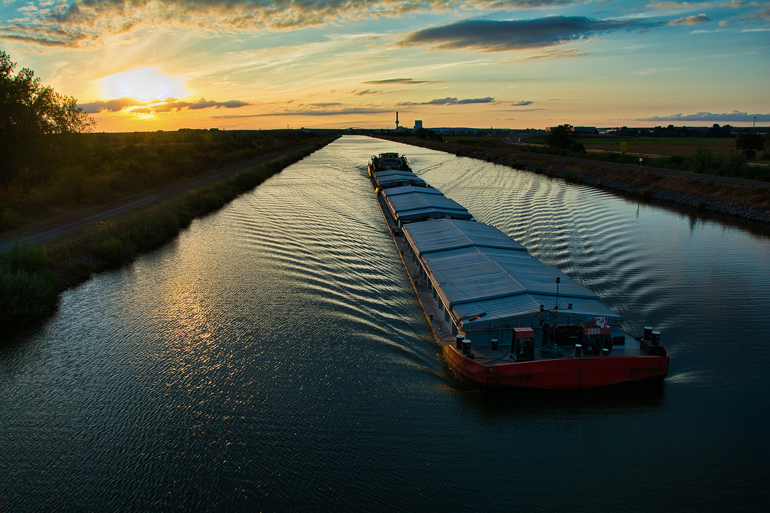 Schubverband „Bizon-O-118“ auf den Mittellandkanal  