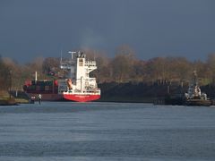 Schubverband : CRIST 2 mit Schlepper ODYSEUSZ auf dem Nordostseekanal