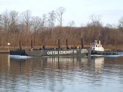 Schubverband PONTON OSTSEEDIENST 11 mit Schlepper ANTON auf dem Nord-Ostsee-Kanal