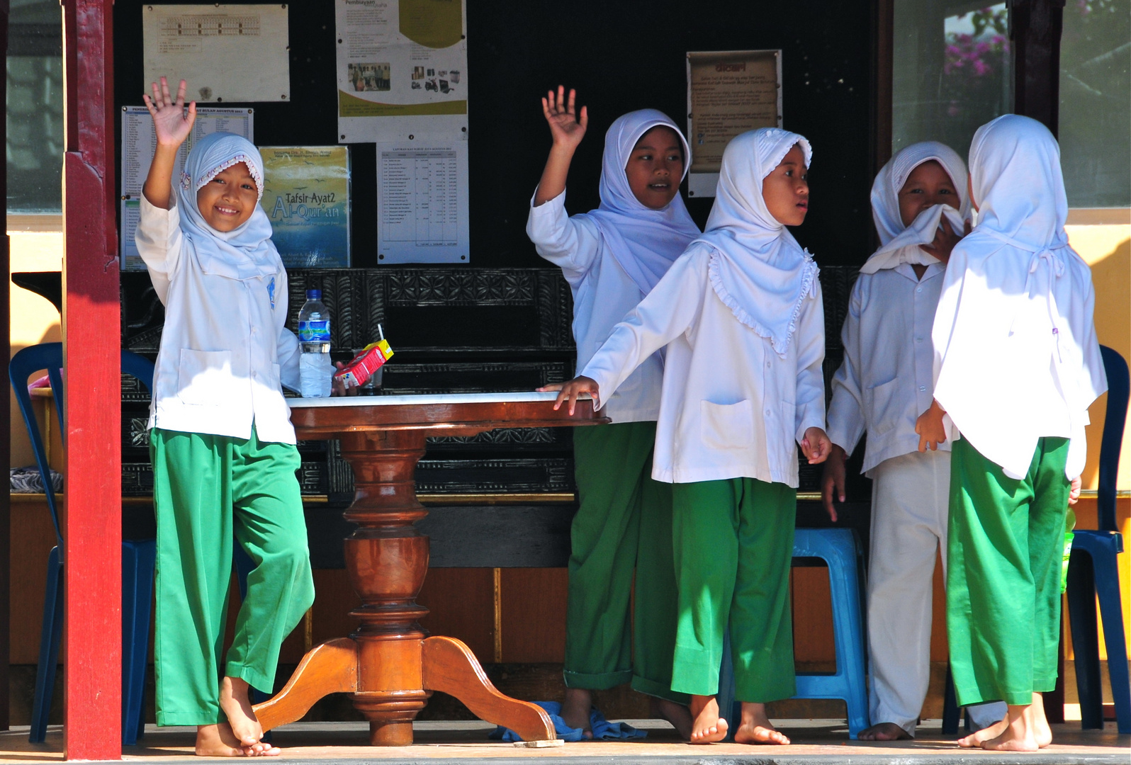 Schülerinnen einer Koranschule nahe Denpasar