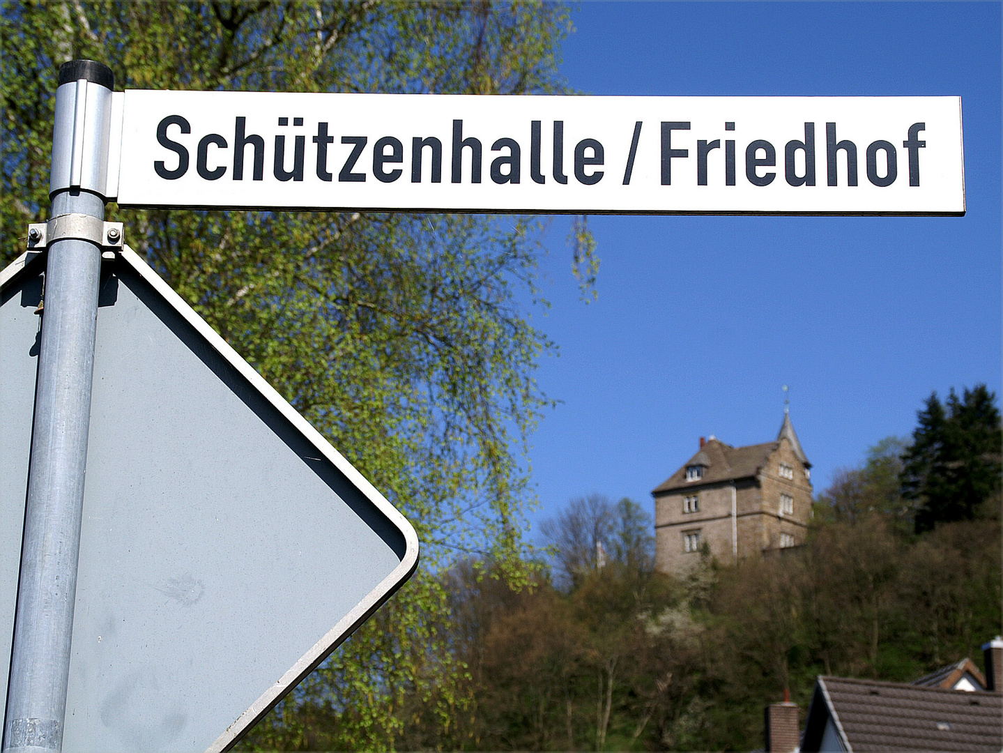 Schützenhalle / Friedhof