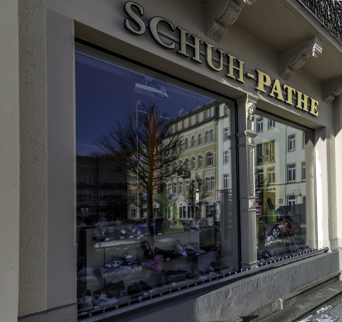 ***    schuh pathe.........     ***