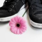 Schuhe mit Blume