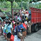 Schulbus auf Bali