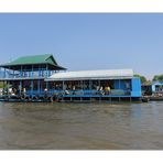 Schule auf dem Tonle Sap