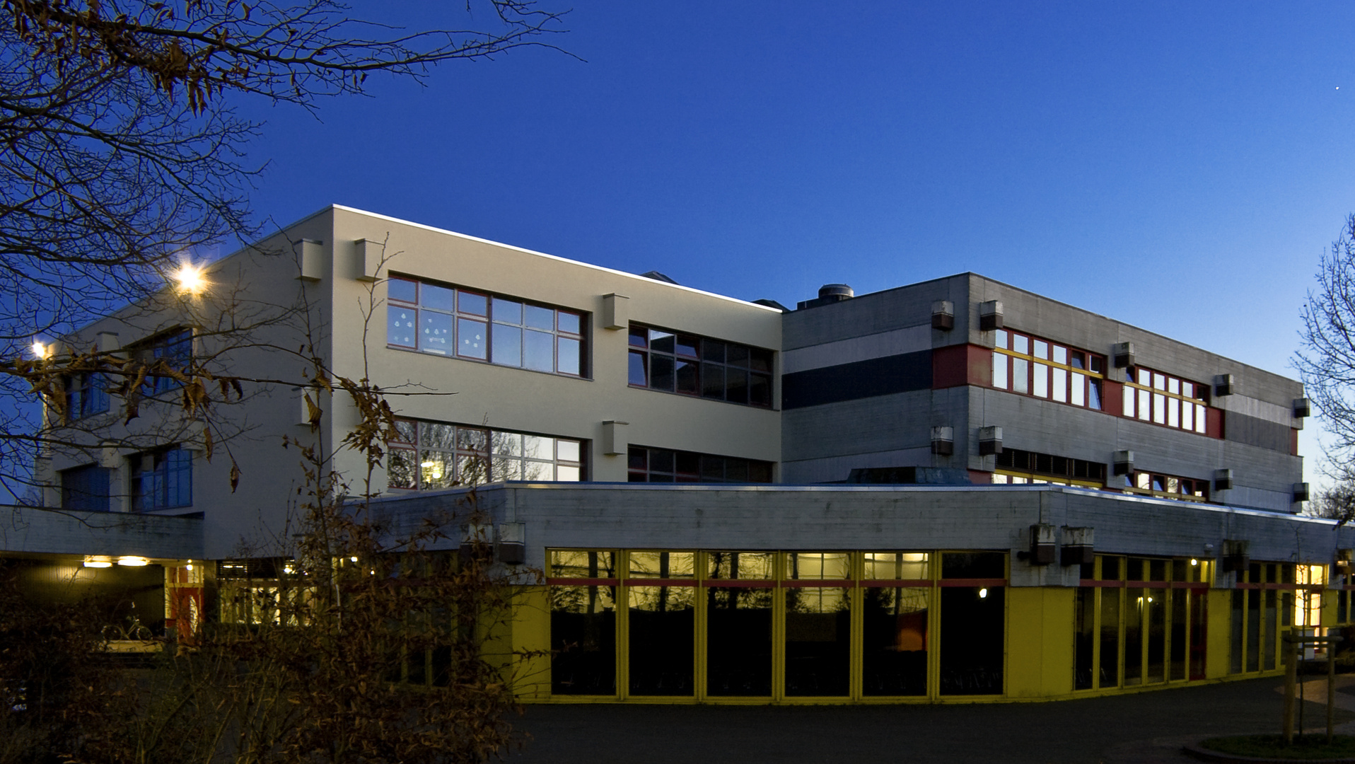 Schule der Kontraste