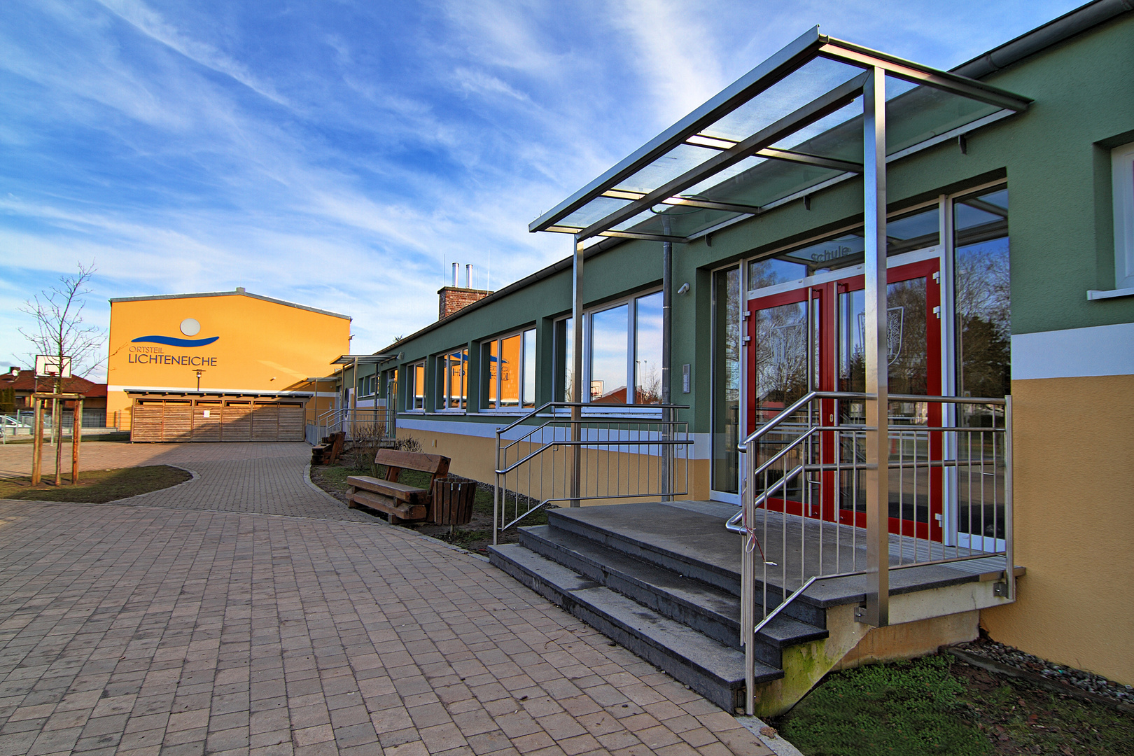 Schule in der Lichteneiche als HDR