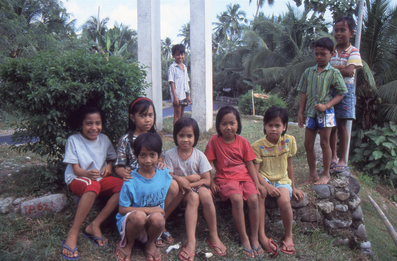 Schulkinder im Torajaland auf Sulawesi - Indonesien