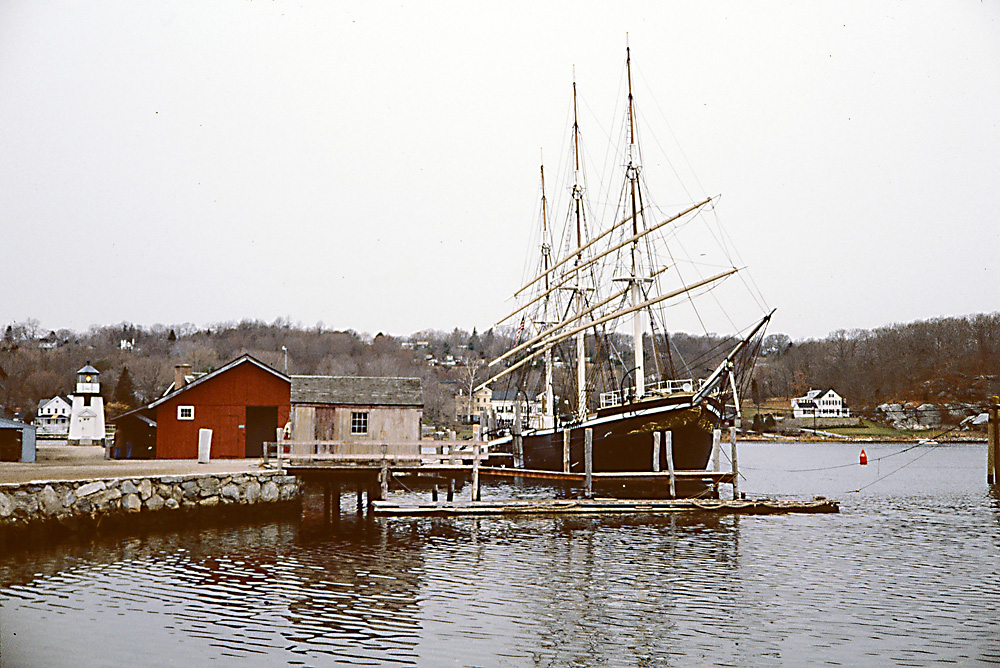 Schulschiff JOSEPH CONRAD im Museumshafen Mystic Seaport, Conn., USA