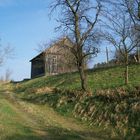 Schuppen am Wegesrand