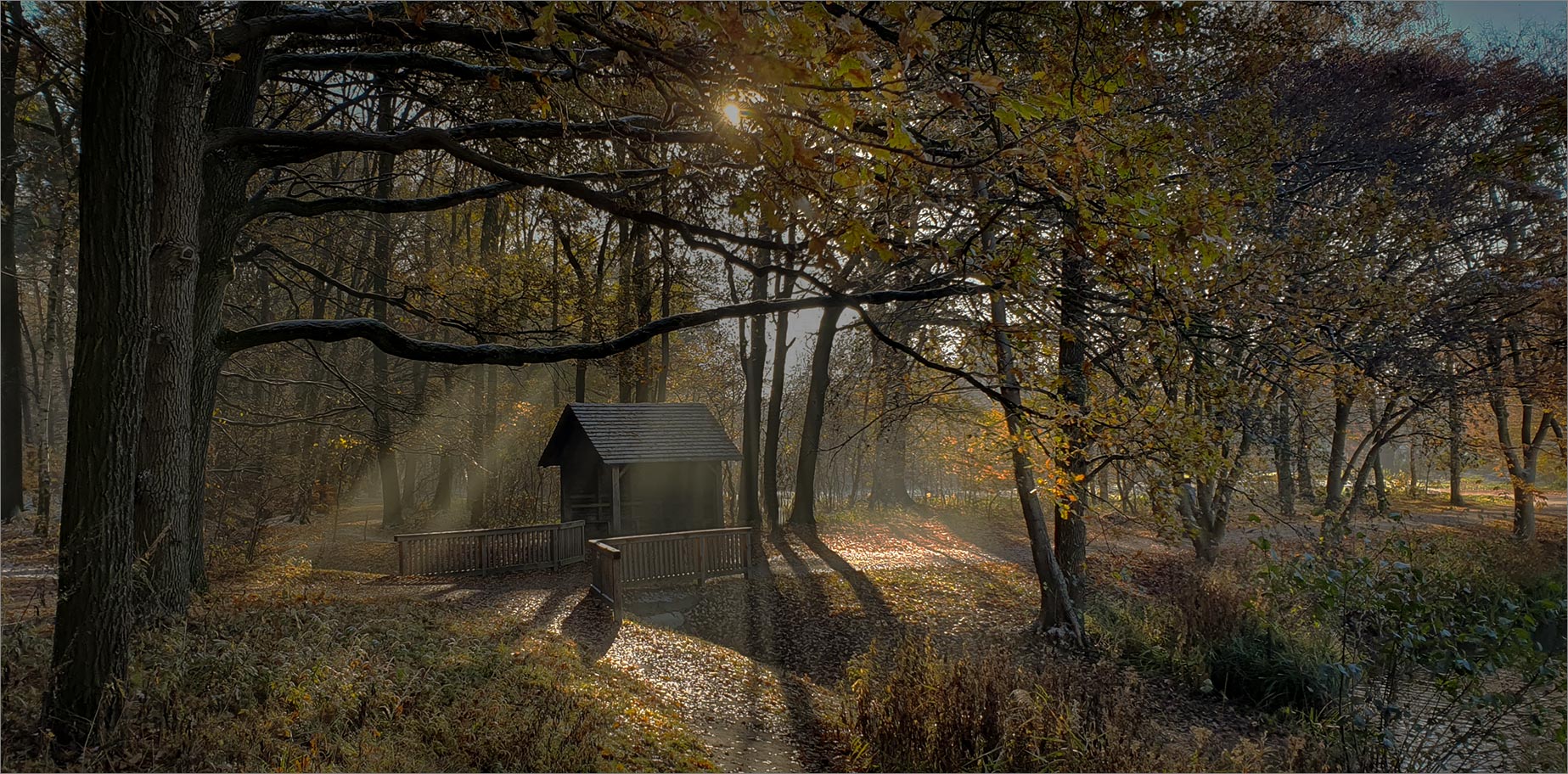 Schutzhütte am See   . . .