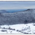 Schwäbische Alb - Blick vom Randecker Maar auf Burg Teck in Richtung Westen