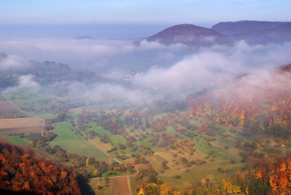 Schwäbische Alb im Morgennebel