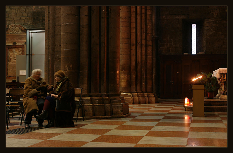 Schwätzchen im Dom