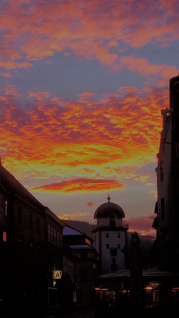  schwammerlturm leoben  wolken inferno heute