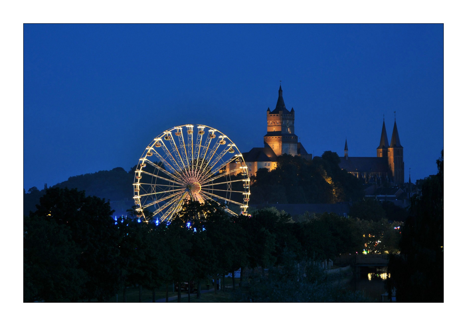 Schwanenburg, Stiftskirche und Riesenrad in Kleve