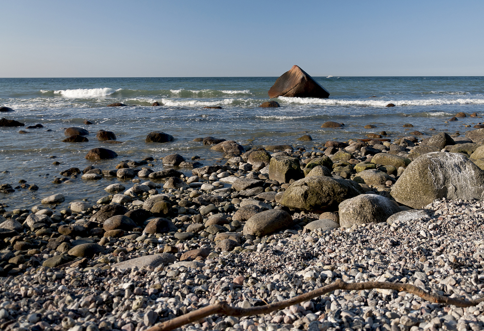 Schwanenstein am Strand von Lohme / Rügen