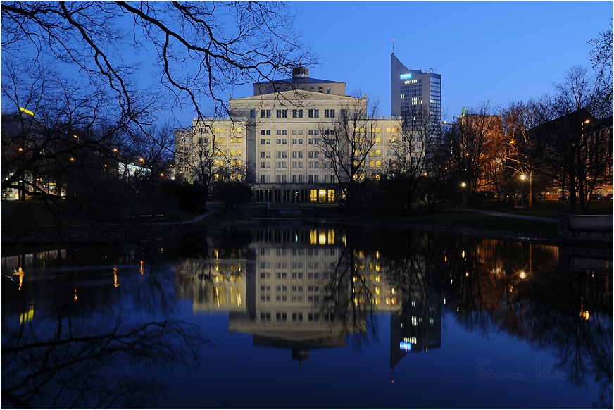 Schwanenteich Leipzig mit Oper