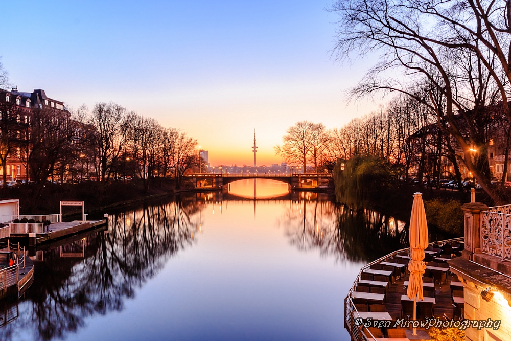 Schwanenwiekbrücke beim Sonnenuntergang