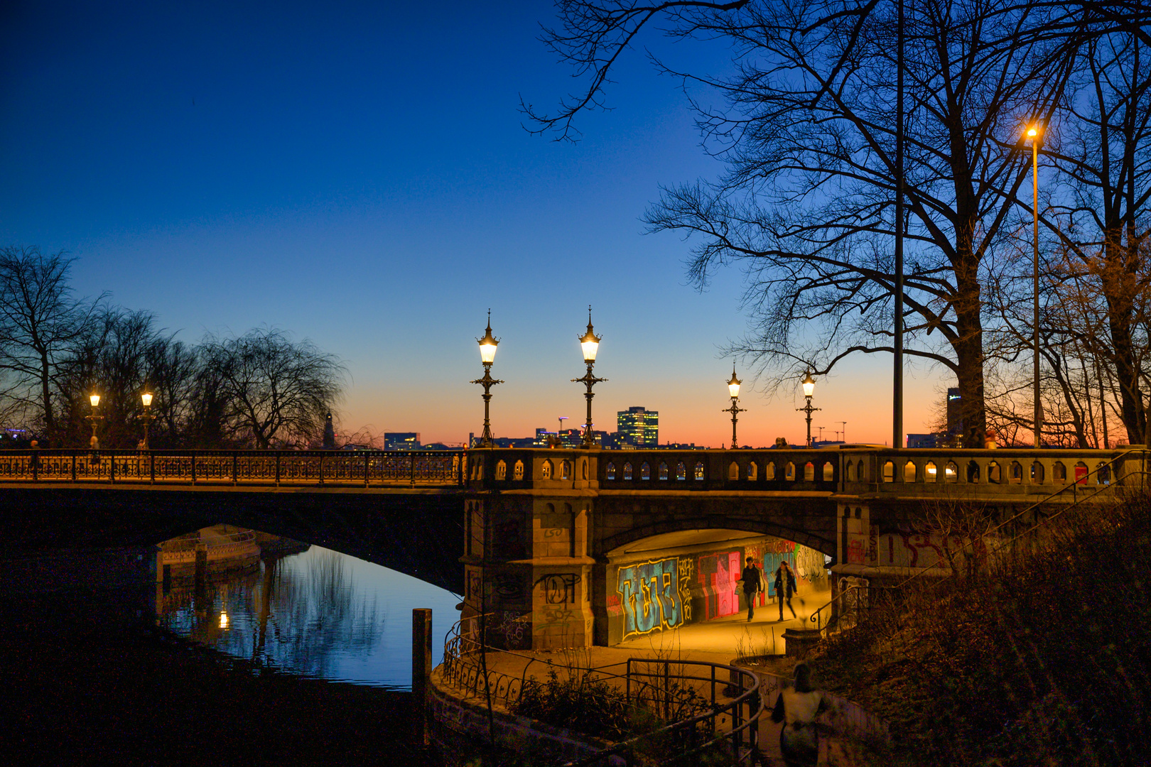 Schwanenwik Brücke in Hamburg