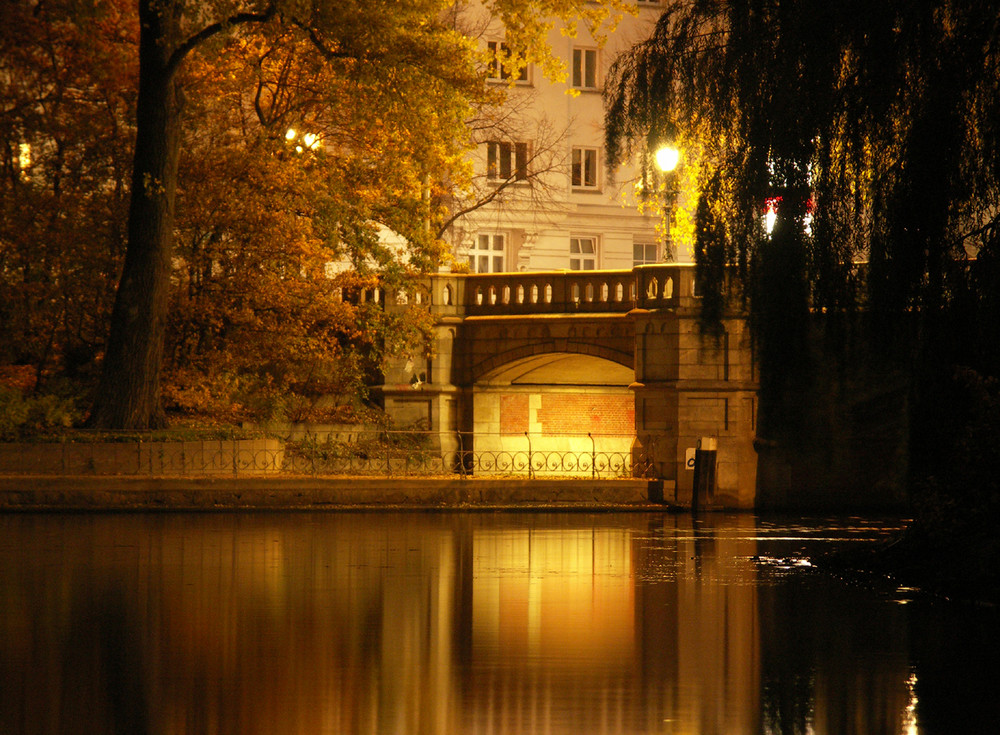 Schwanenwikbrücke