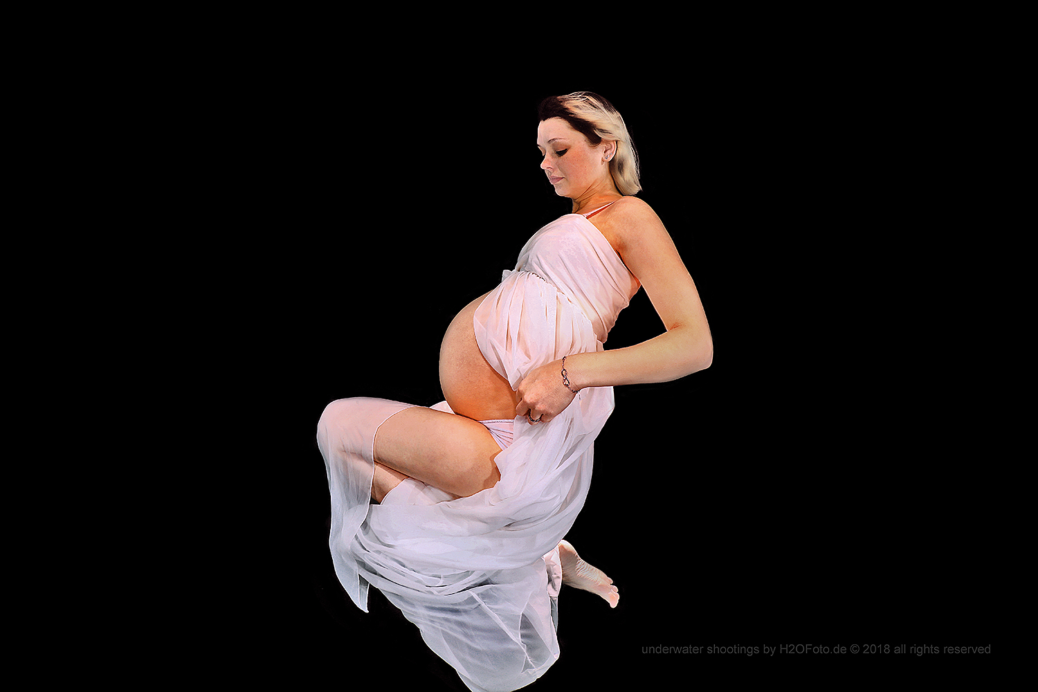 Schwanger Unterwasser - Underwater shooting of pregnant women