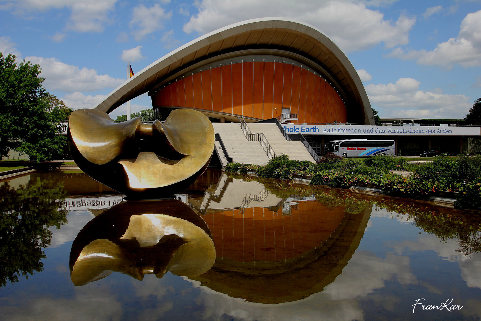 Schwangere Auster- Haus der Kulturen der Welt, Berlin