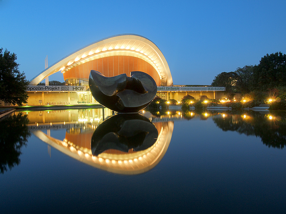 Schwangere Auster (Haus der Kulturen der Welt, früher Kongresshalle)