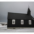 schwarz geteerte Holzkirche Búðakirkja in Búðir