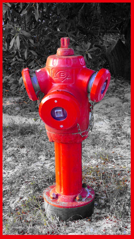 Schwarz Weiß Rot / Hydrant