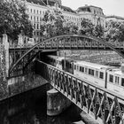 SCHWARZ-WEISS-STREETFOTOGRAFIE 