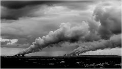 Schwarz-weisse Wolken von den Wolkenmachern