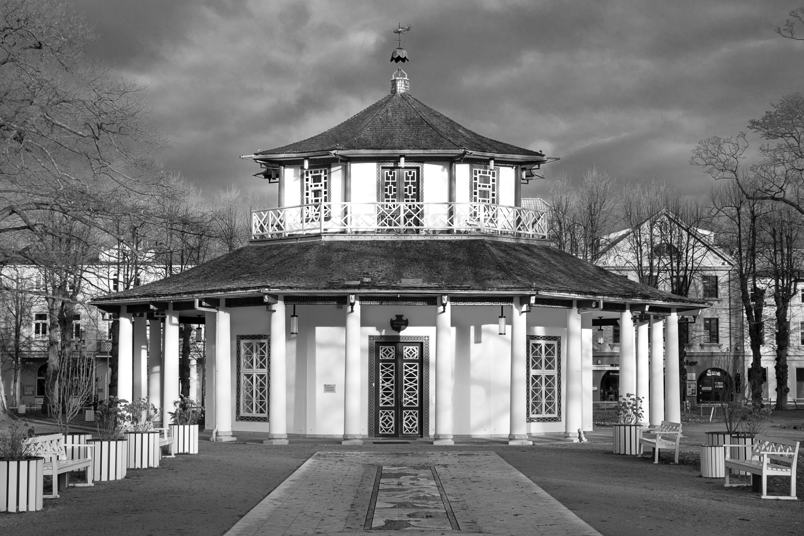 Schwarz Weißer Pavillion