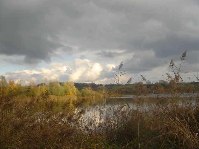 Schwarzachtalsee mit Wolken