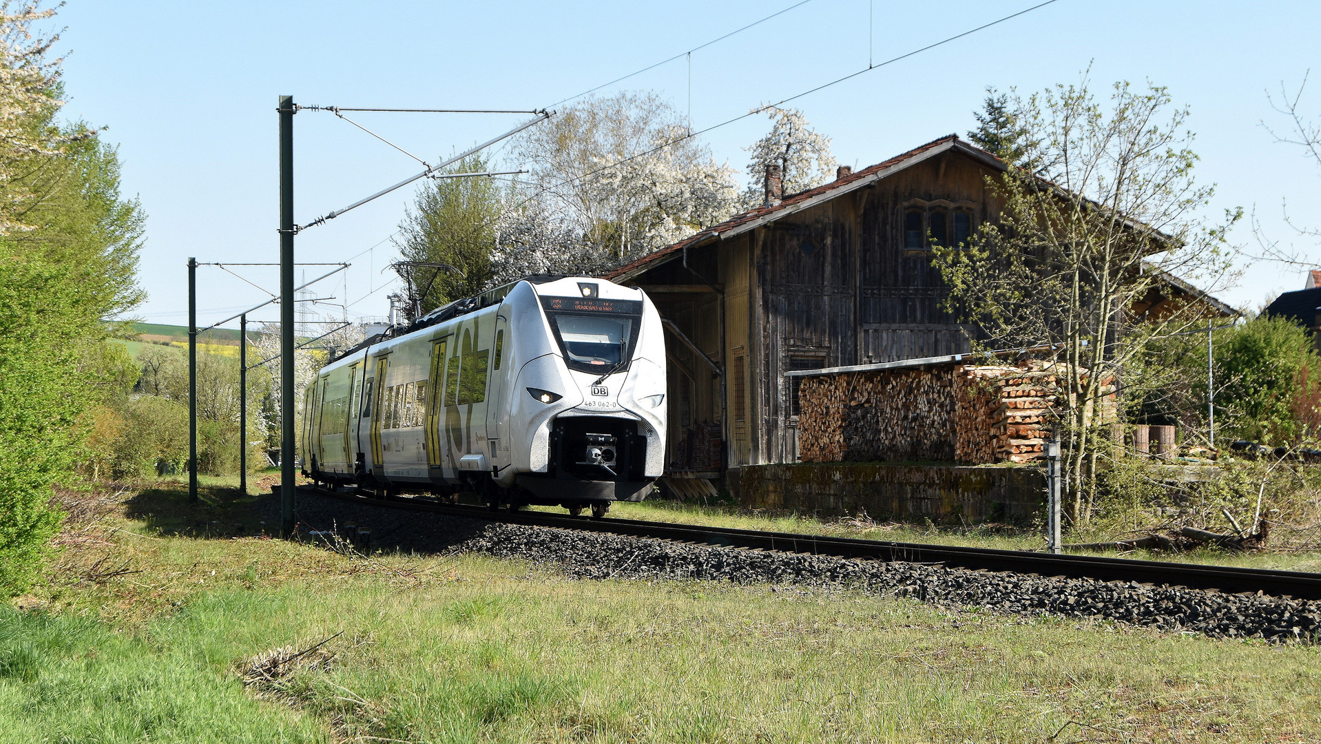 Schwarzbachtalbahn bei Neidenstein 20.4.2022