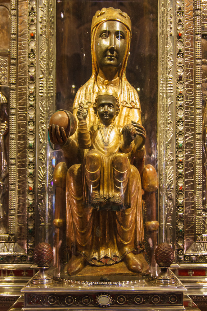 Schwarze Madonna von Montserrat Foto & Bild europe, spain, aragon