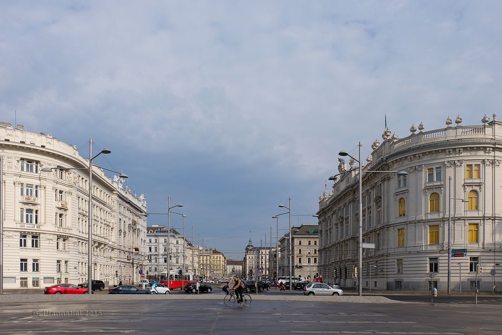 Schwarzenbergplatz