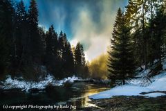 Schwarzer Fluss im NP Plitvicer Seen - Unberührte Landschaften